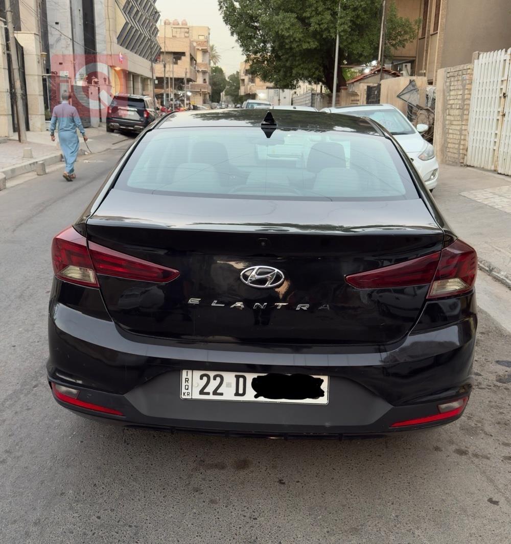 هیوندای ئەلەنترا